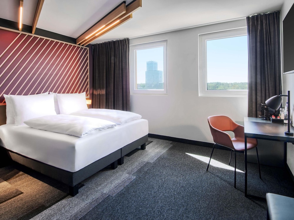 PREMIUM, KING BED