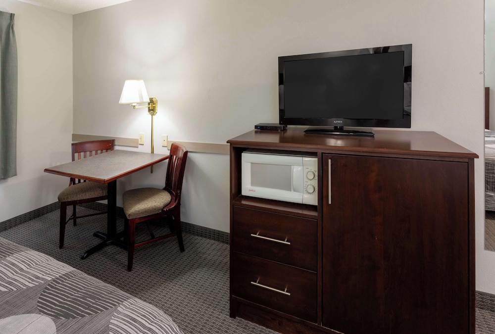 Hastings Country Inn 36/43
