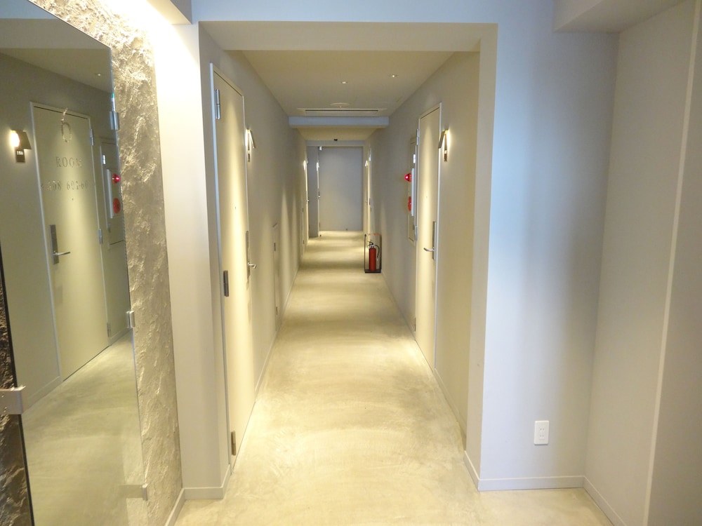 The Wall Hotel 14/37