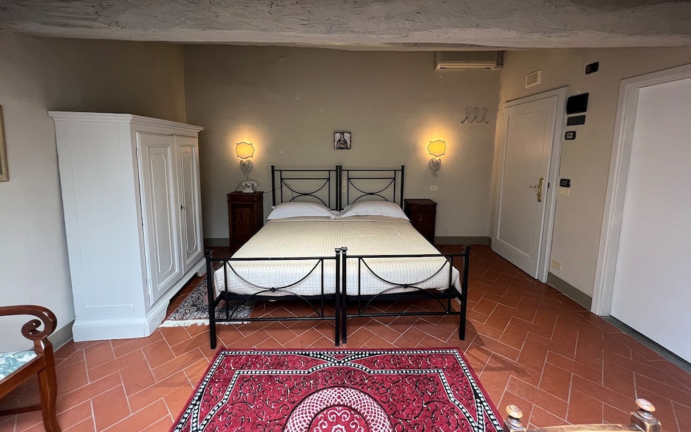 Economy, Twin Beds