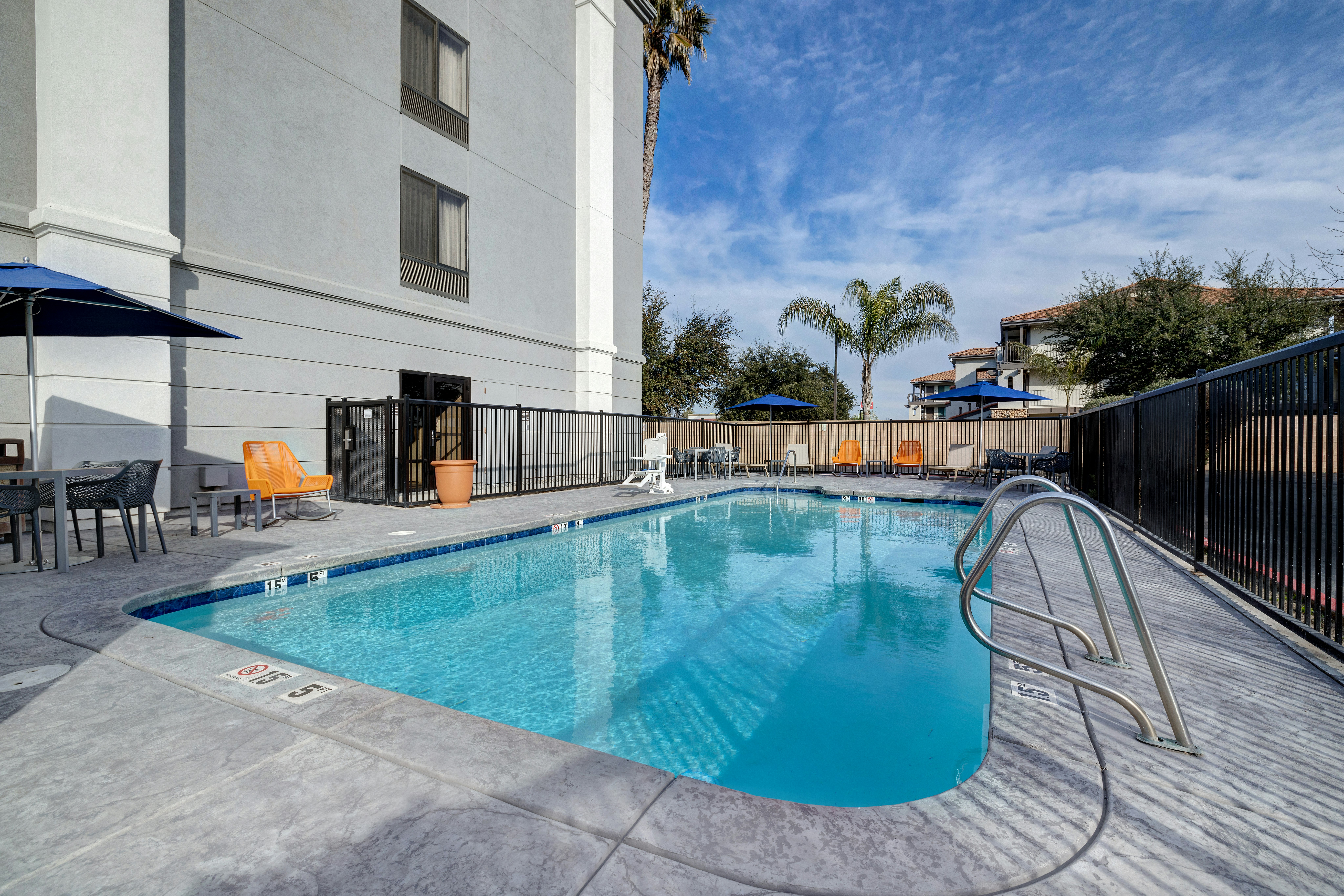 Hampton Inn And Suites Tulare 59/60
