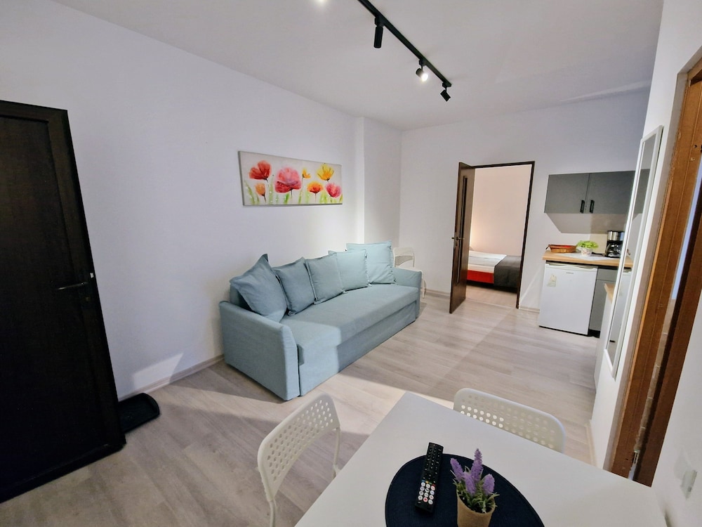 Main Square Apartments More 27/50