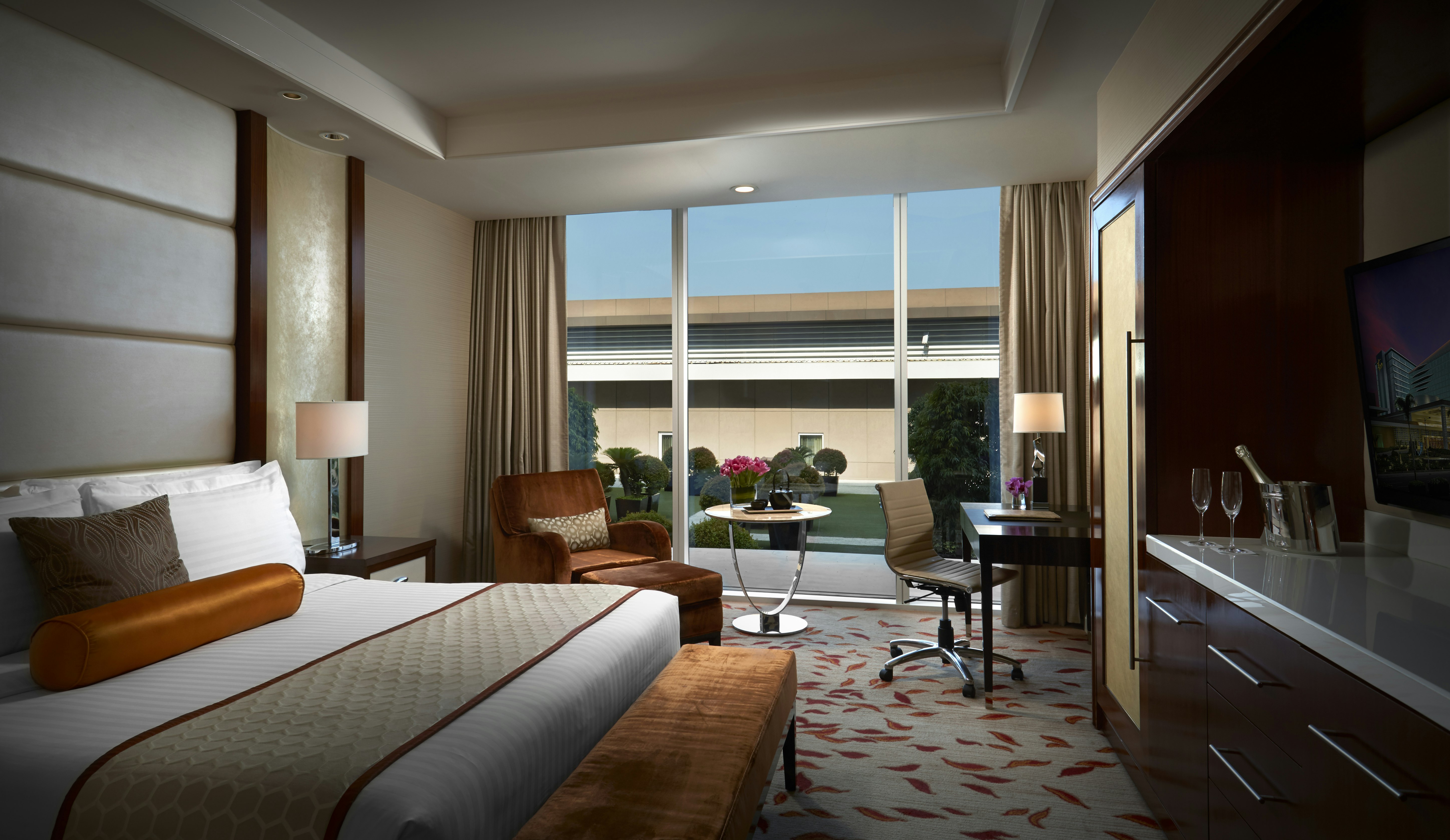 Solaire Resort Entertainment City 10/66