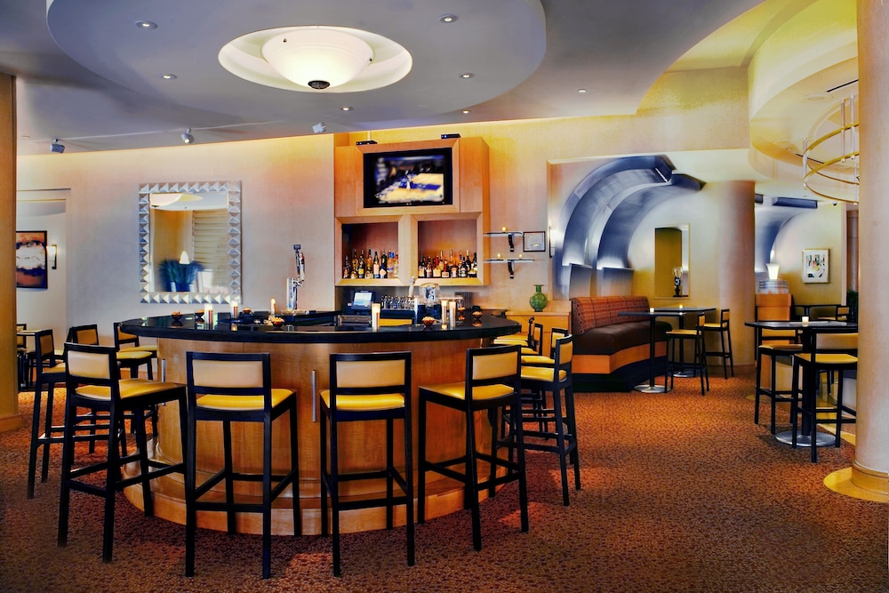 Hyatt Rosemont Near O Hare 45/64