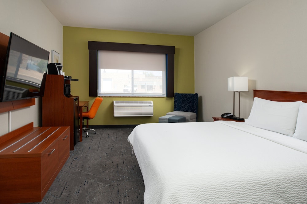 Holiday Inn Express Hotel And Suites Farmington Bloomfield 21/69