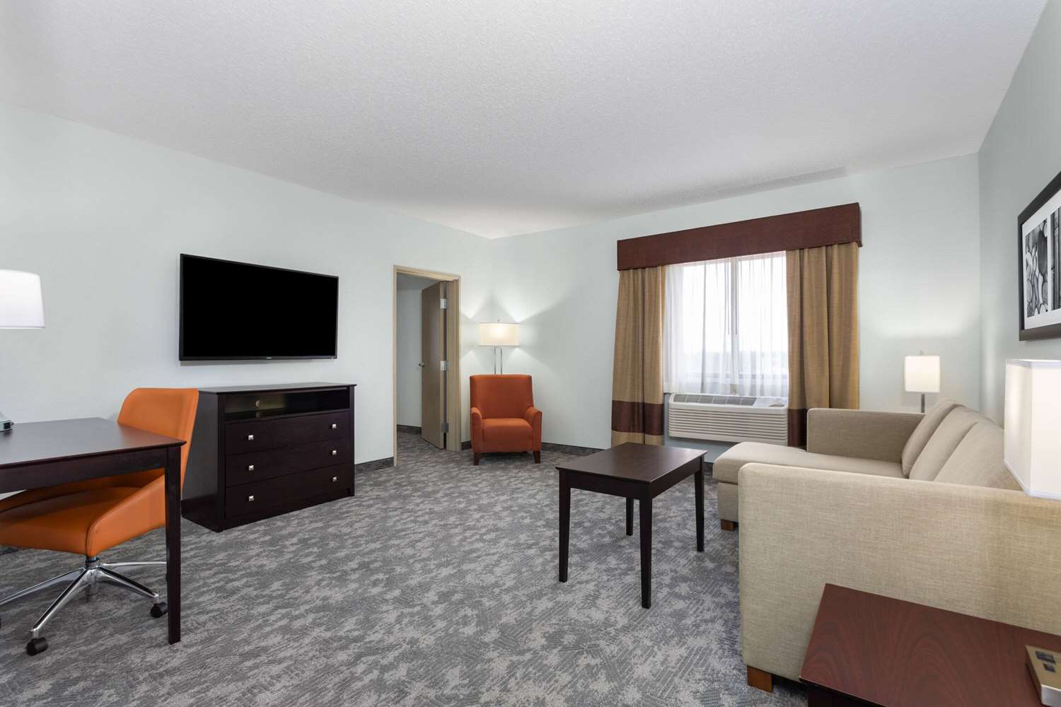 La Quinta Inn & Suites by Wyndham Bonita Springs Naples N. 44/47