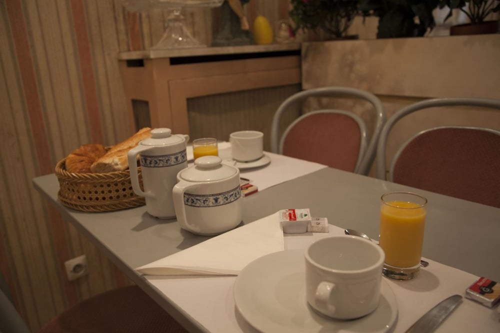 Hotel Des Pyrenees 17/24