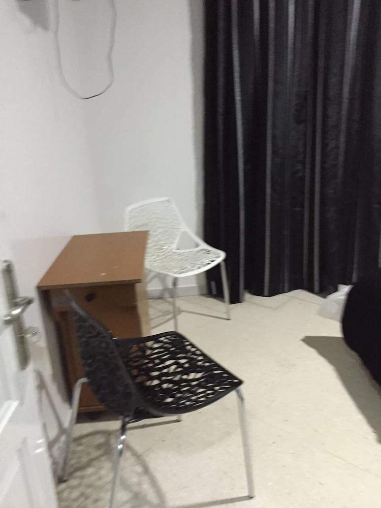 ROOM, QUADRUPLE