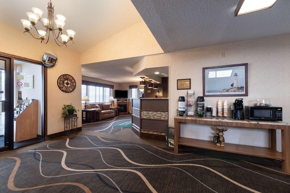 Quality Inn & Suites Newberry, MI 7/49