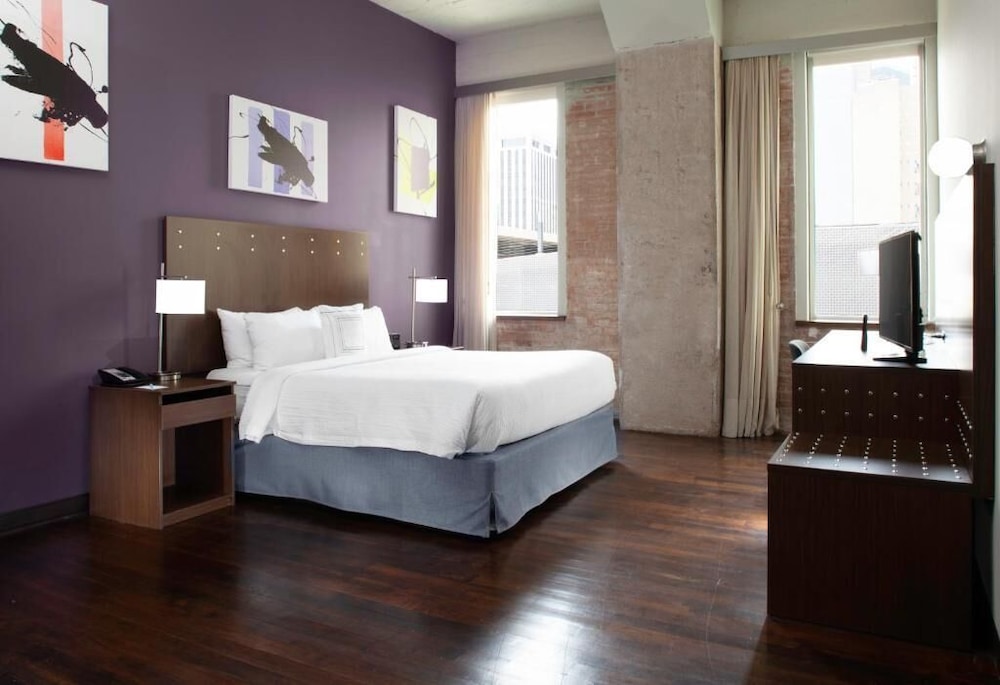 ROOM, KING BED, ACCESSIBLE