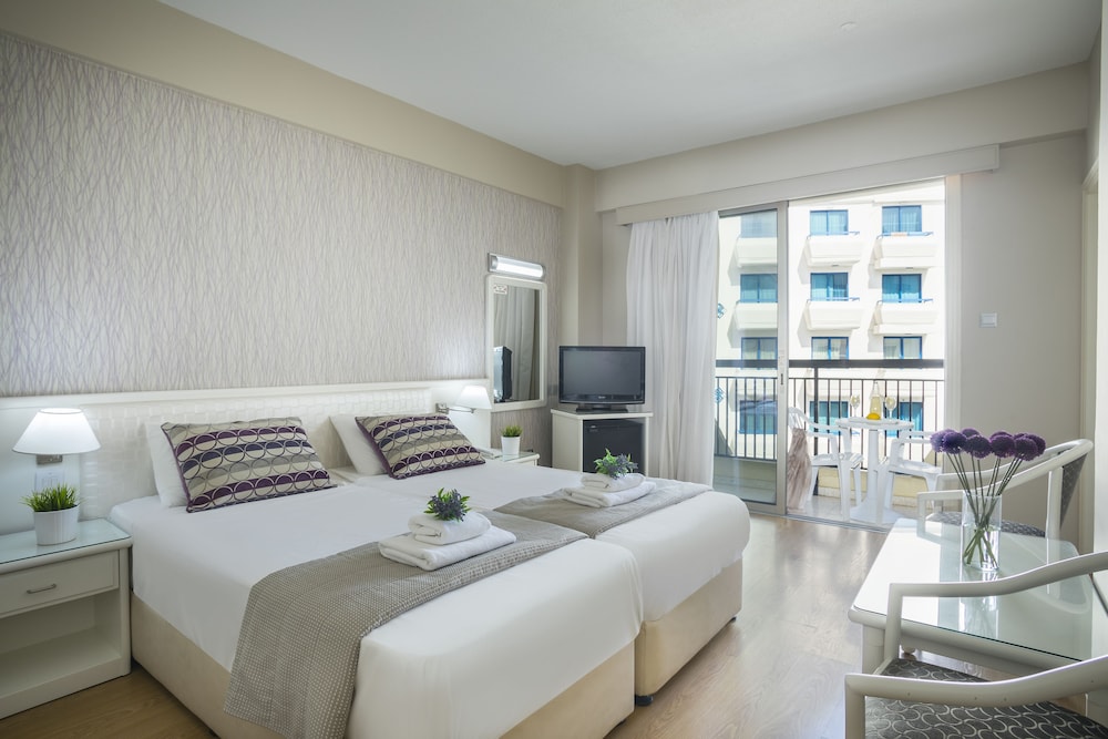 Pavlo Napa Beach Hotel 40/62