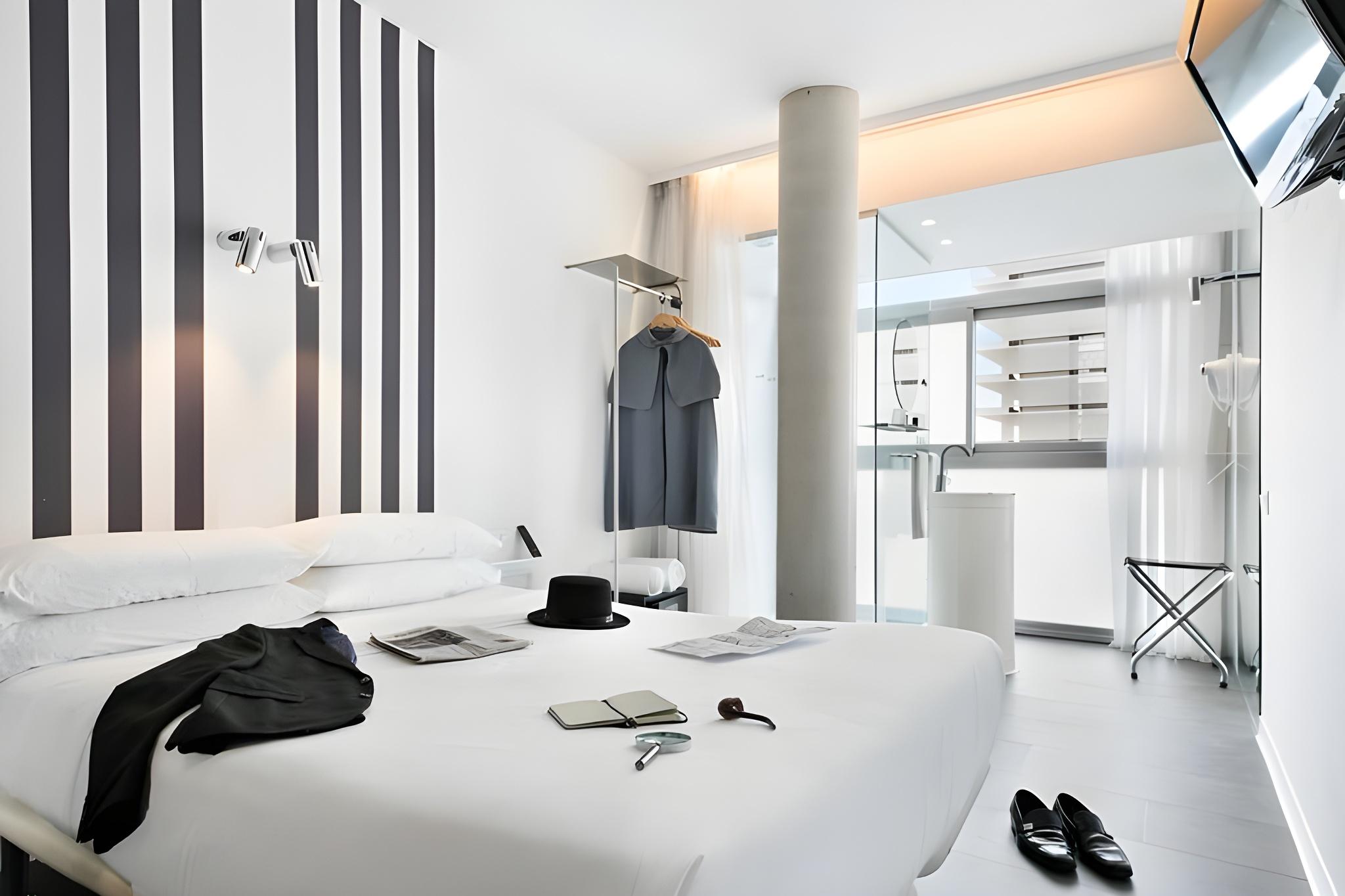 Semi Room, Single, Semi Double Bed