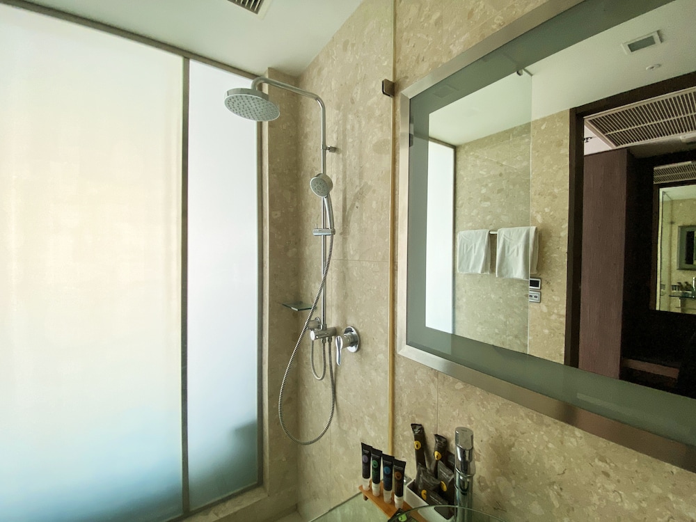 Novotel Bangkok Impact 32/77