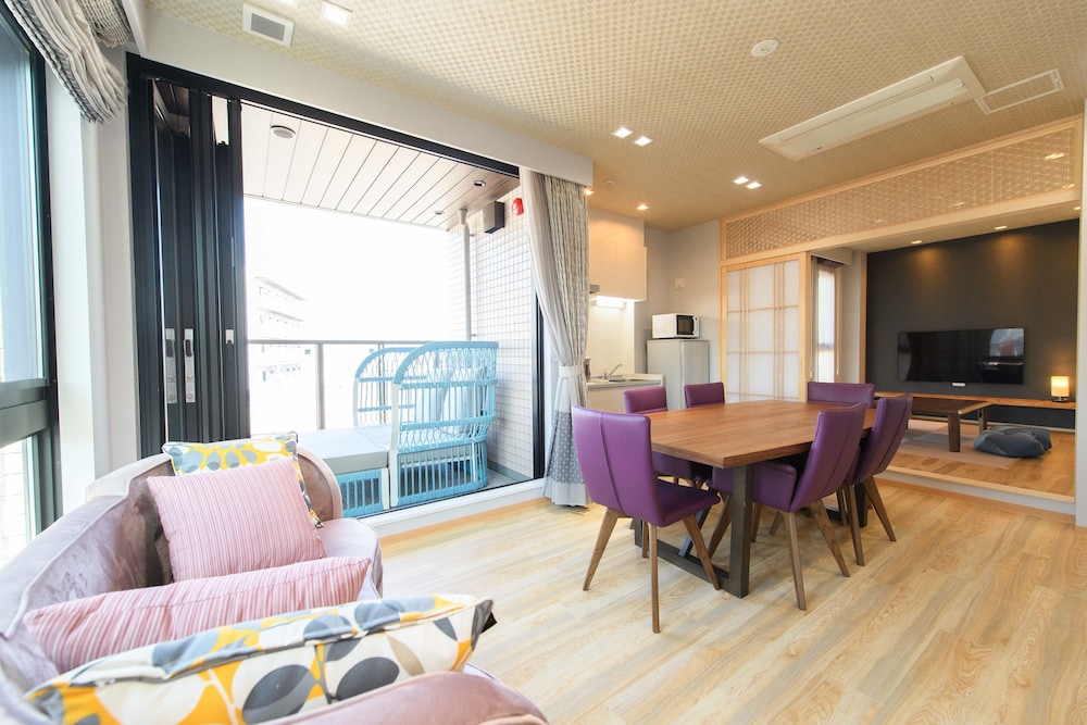 Sola Hotel 30/48