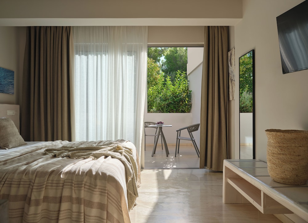Ionian Hill Hotel 15/50