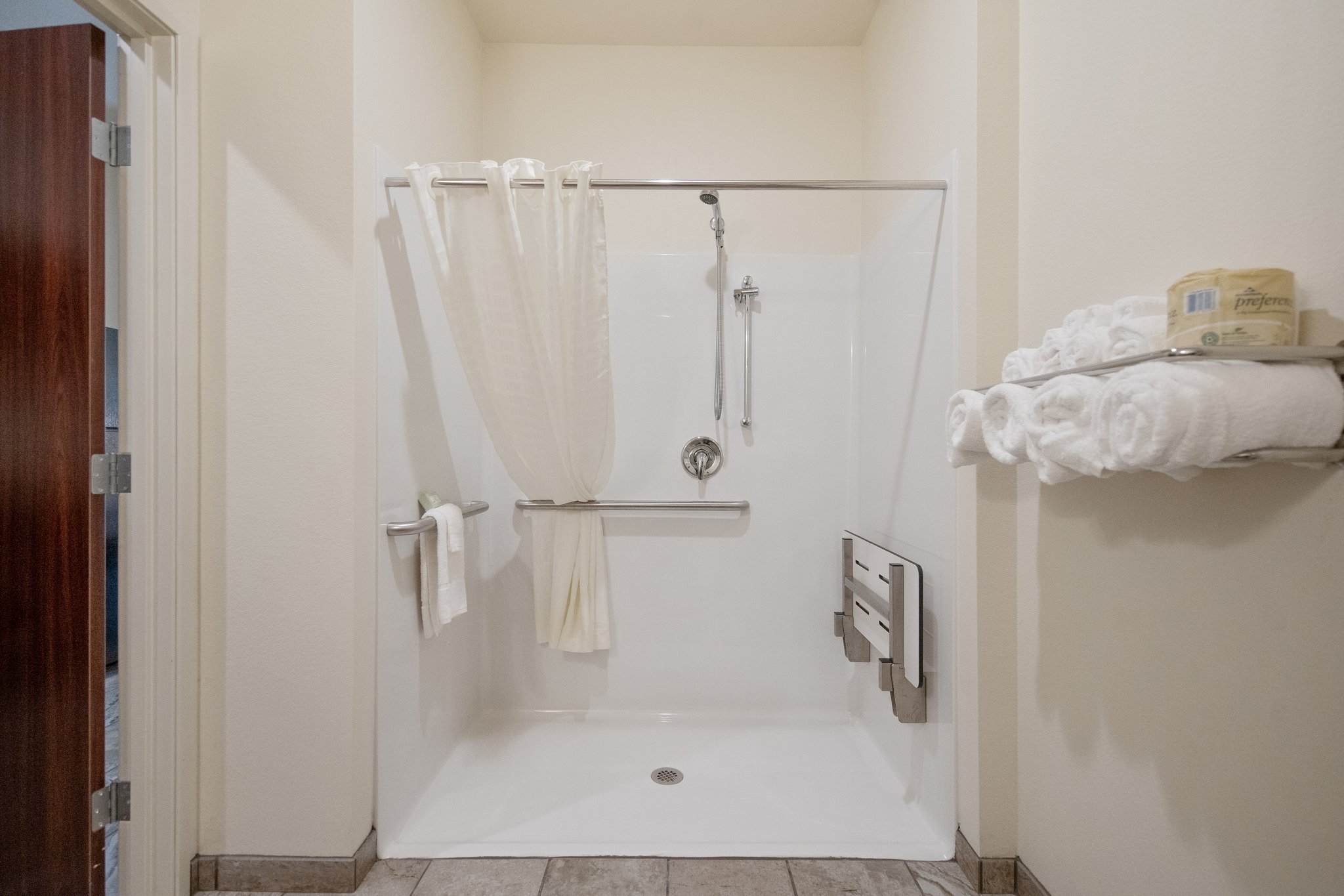 Cobblestone Hotel & Suites - Austin 49/50