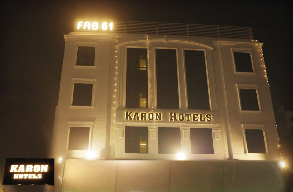 Karon Hotel Lajpat Nagar 2/60
