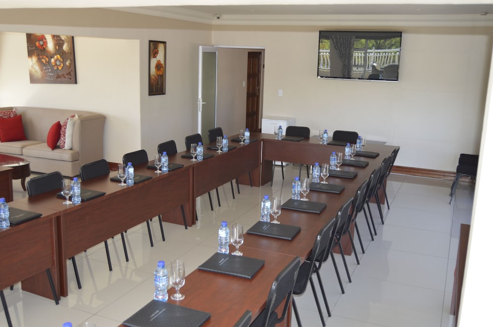Lakeview Boutique Hotel Conference Centre 47/52