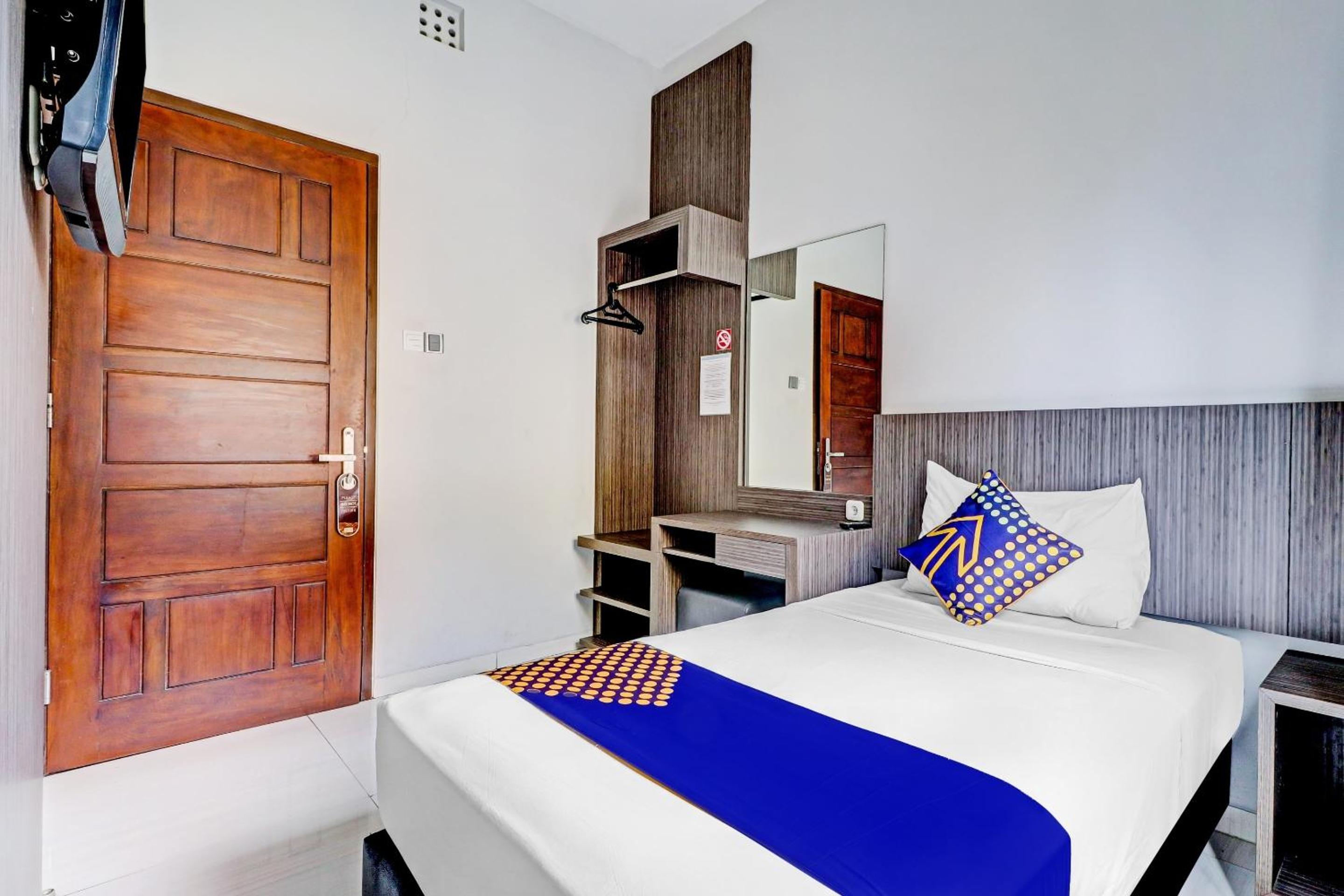 ROOM, SINGLE, SMALL