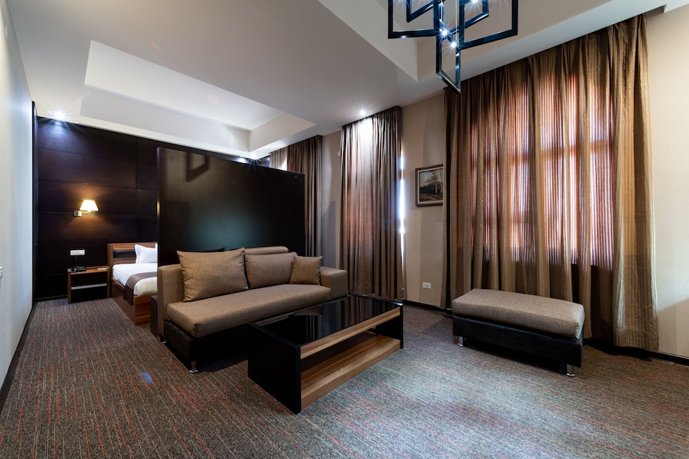 Bass Boutique Hotel 37/55