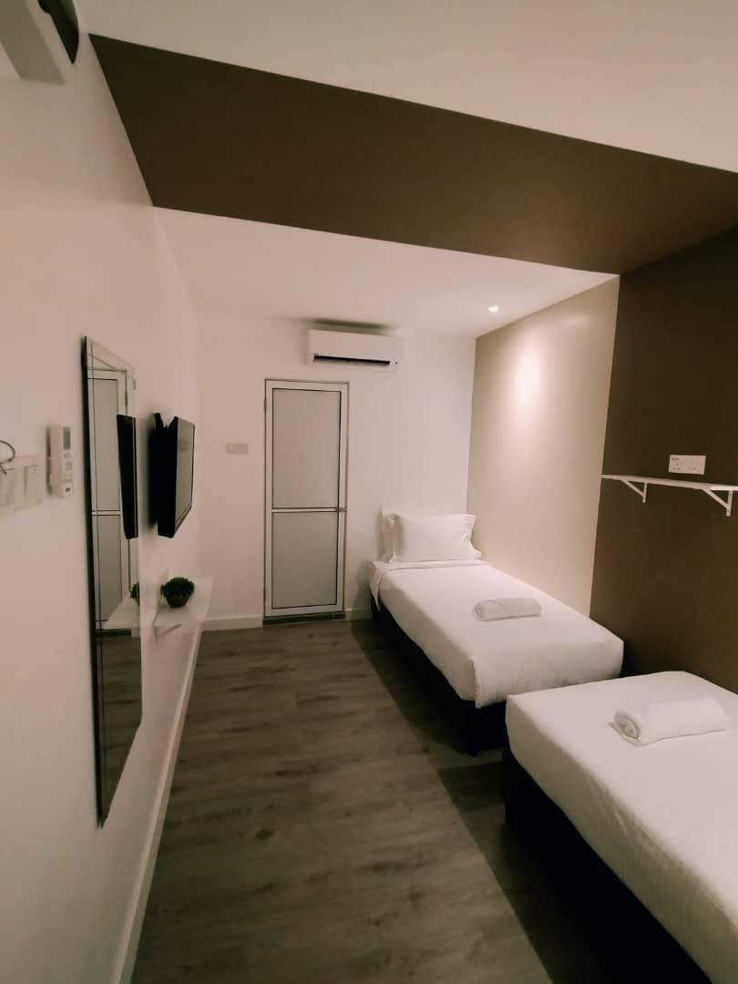 Room, Twin Beds, No Window