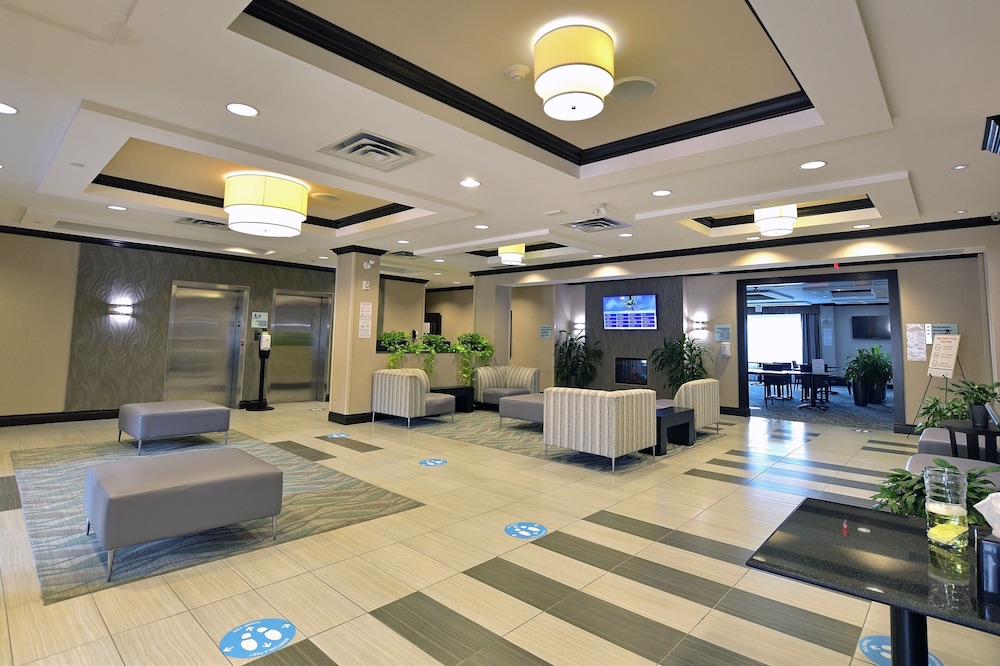 Holiday Inn Express And Suites Ottawa East Orleans 5/70