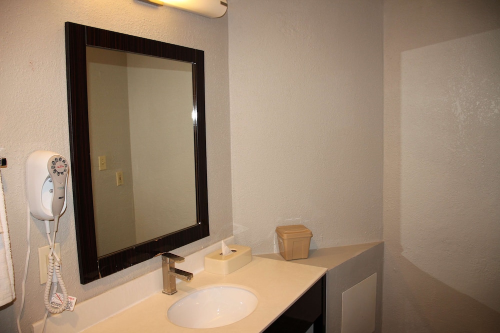 غرفة قياسية بسرير كينج بإطلالة على المدينة، Boca Suites Deerfield Beach, SureStay Collection by Best Western FL 4/4