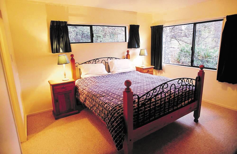 Tongariro Lodge 19/75
