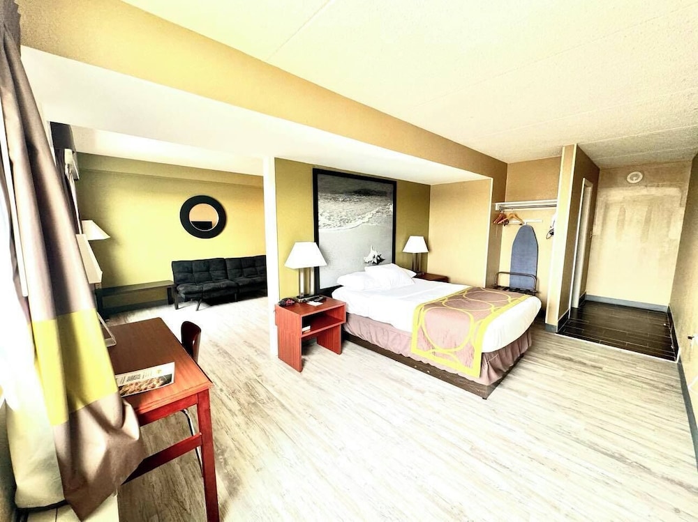 Super 8 By Wyndham Frederick 6/42