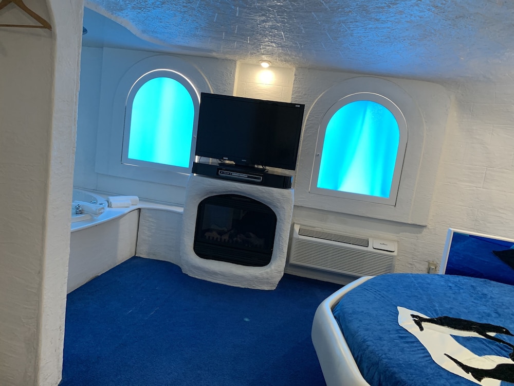 Designer Inn & Suites 42/69