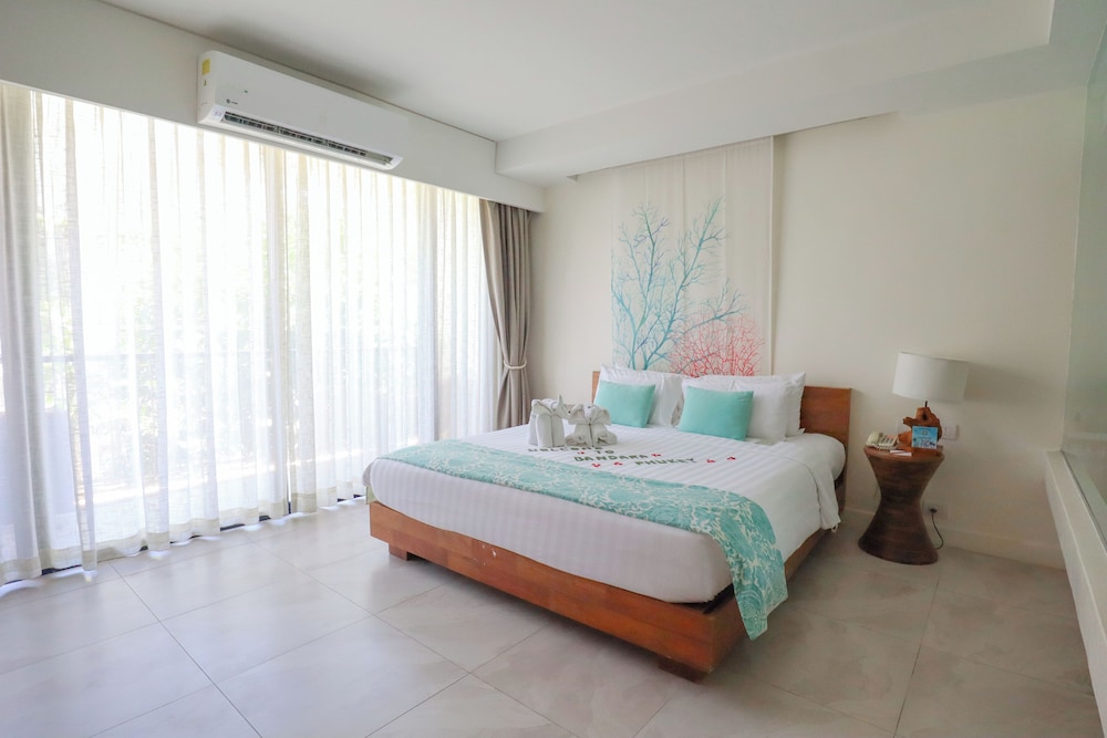 Bandara Beach Resort, Phuket 17/74
