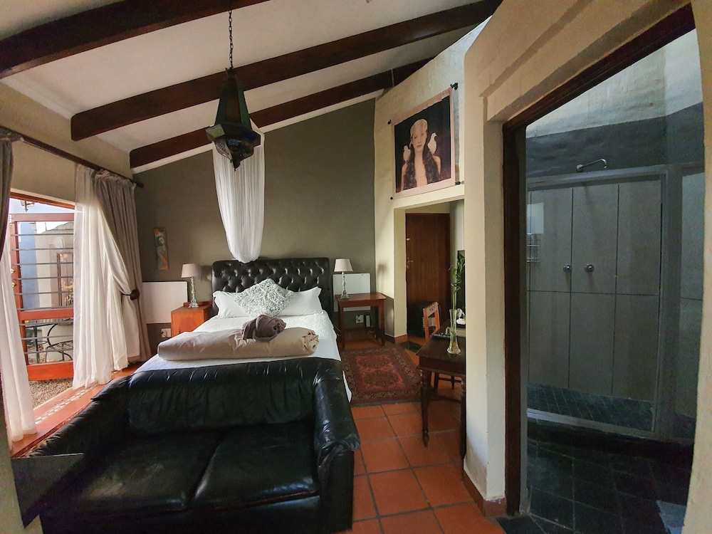 Waterhouse Guest Lodges 295 Indus Street 20/50