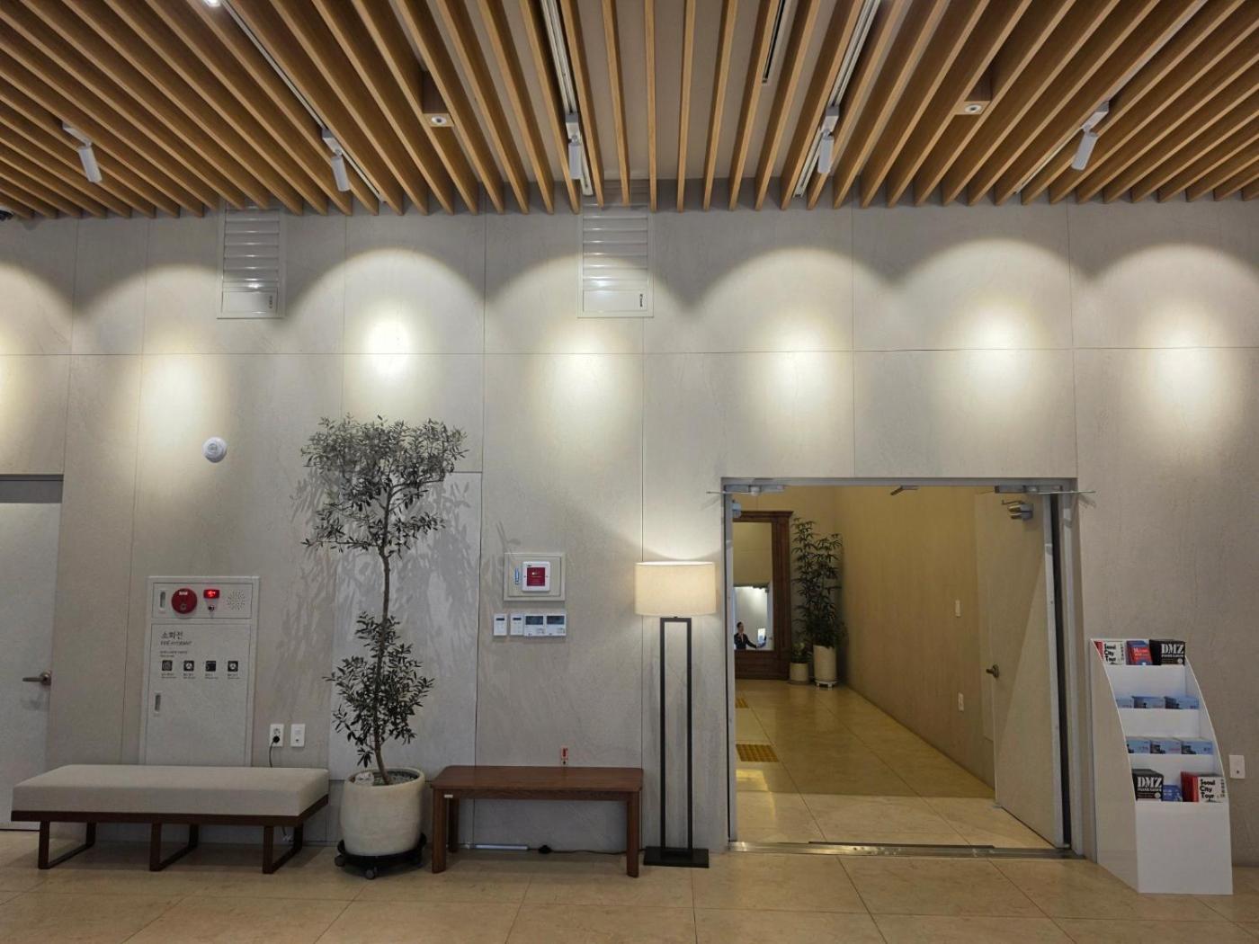 SL Hotel Myeongdong 8/40