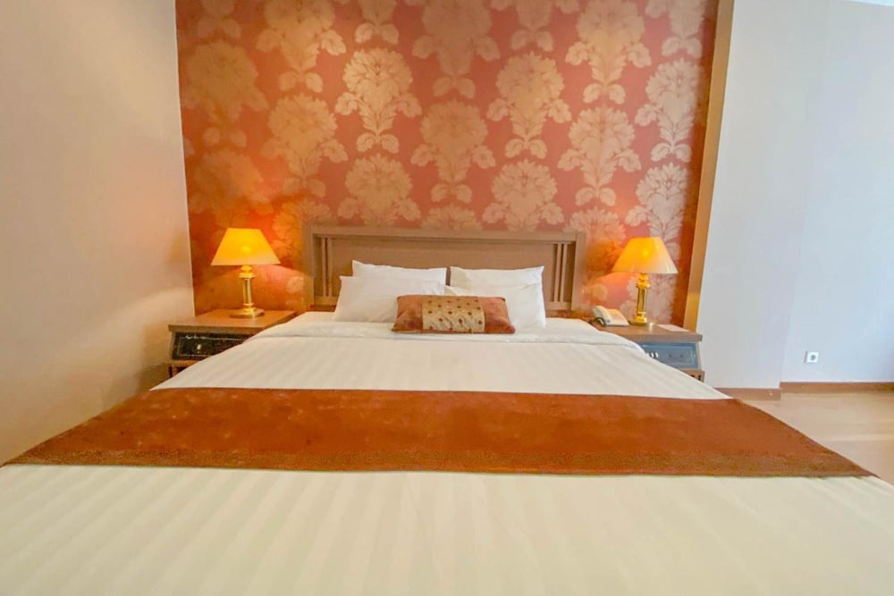 Riyadi Palace Hotel 13/61