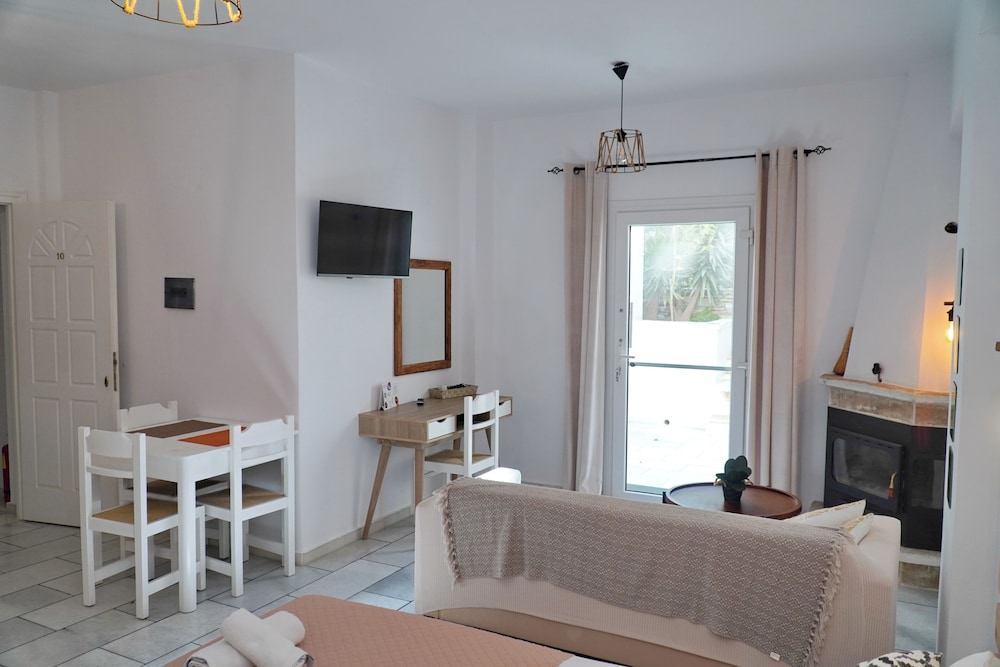 Camara Hotel 28/50