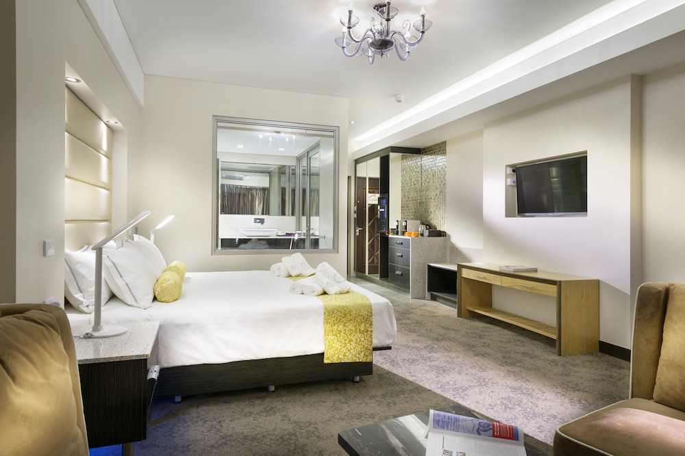 Swan River Hotel 33/56