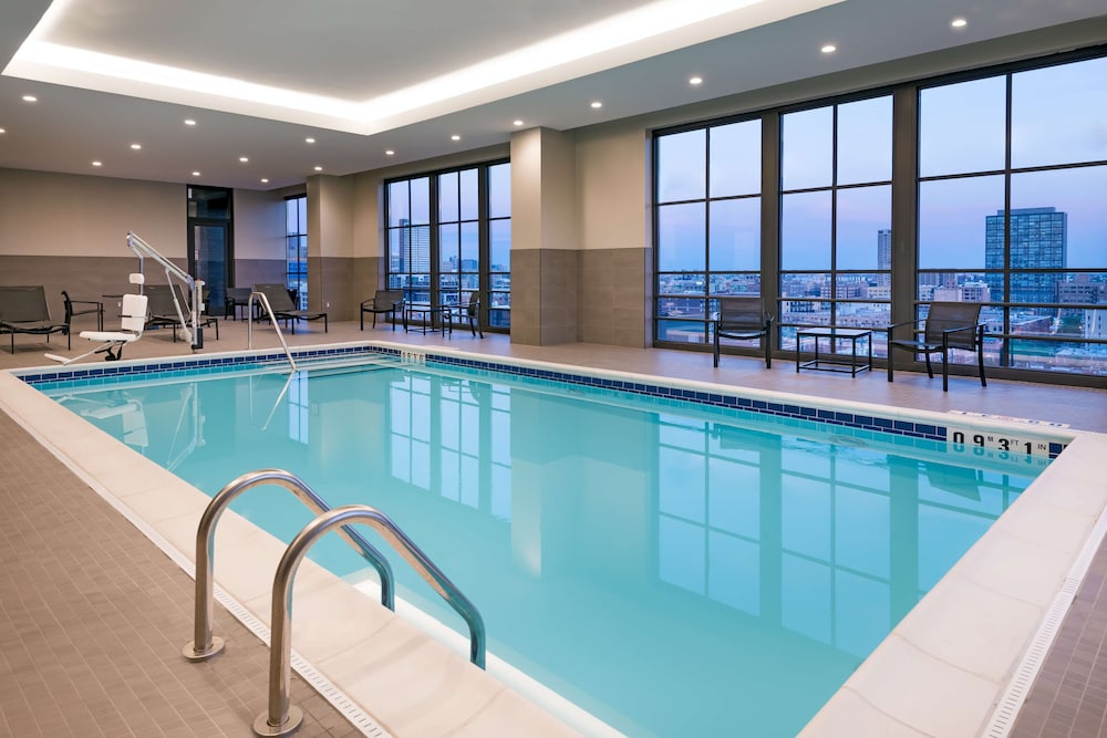 Hyatt House Chicago West Loop 27/56