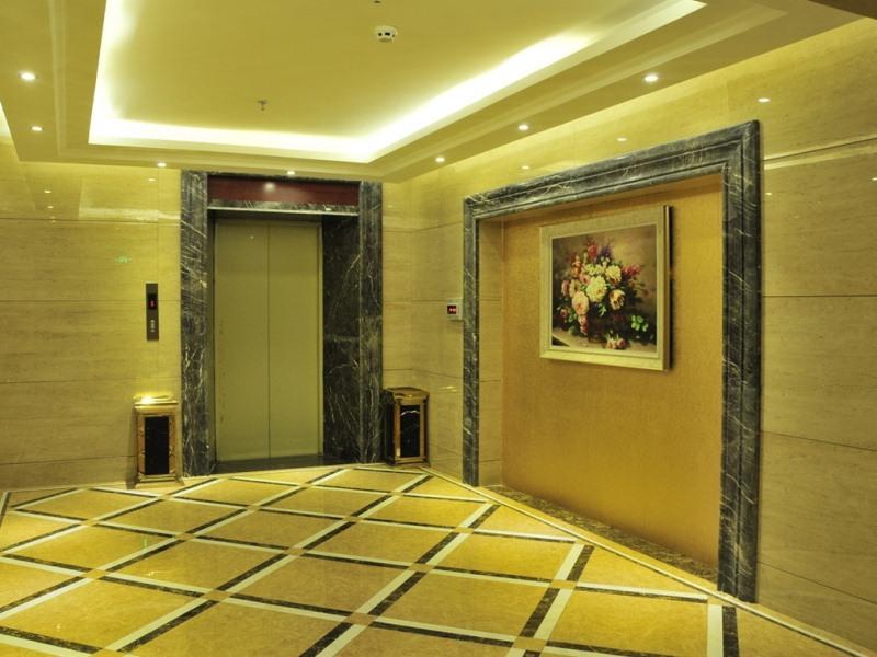 Lobby at GreenTree Inn Lanzhou Yantan High-tech Zone Nanhe Road Business Hotel, DINGXI