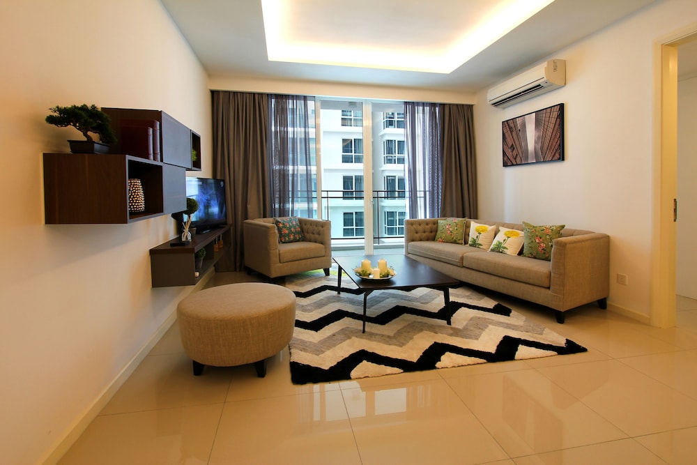 The Shore Hotel & Residences 43/65