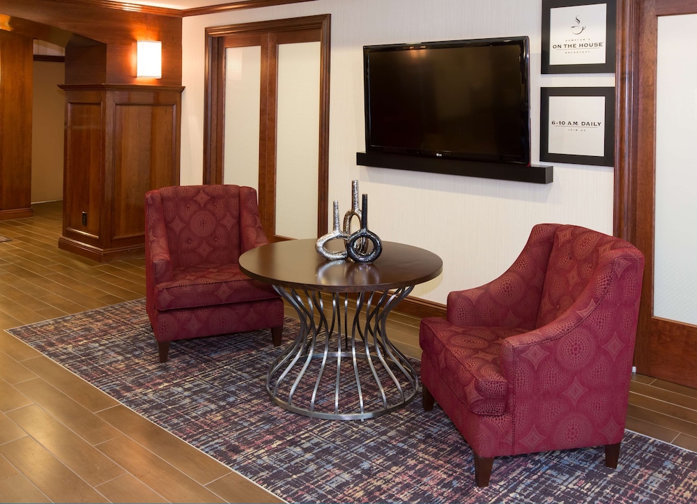 Hampton Inn Hartford Airport 25/44