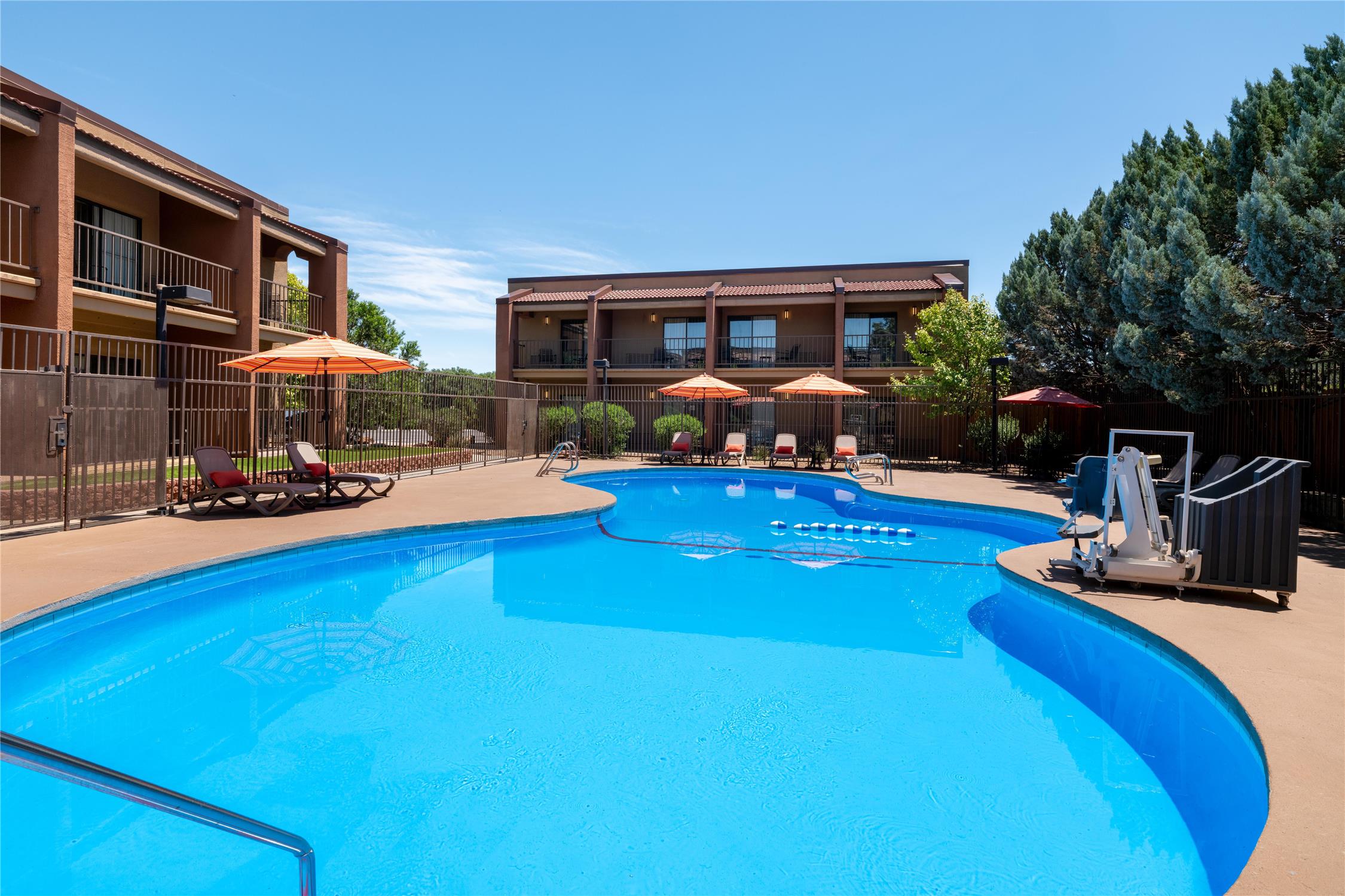 Best Western Discovery Inn 14/24