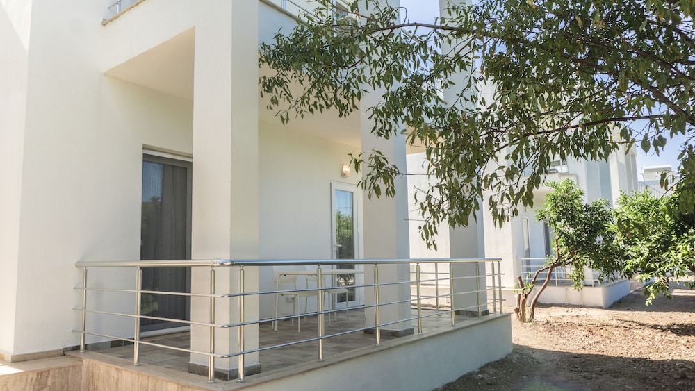 Daphnis Hotel 5/46