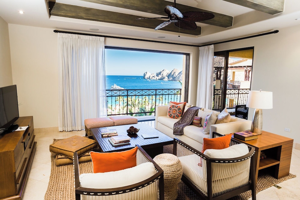 Hacienda Beach Club And Residences 27/50