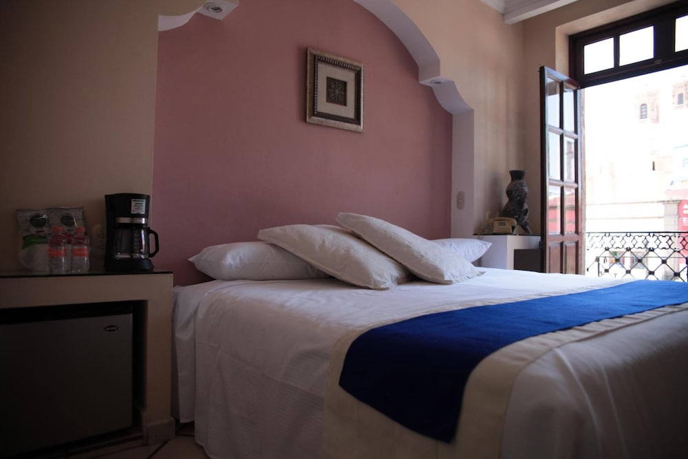 Hotel Real Catedral 10/26