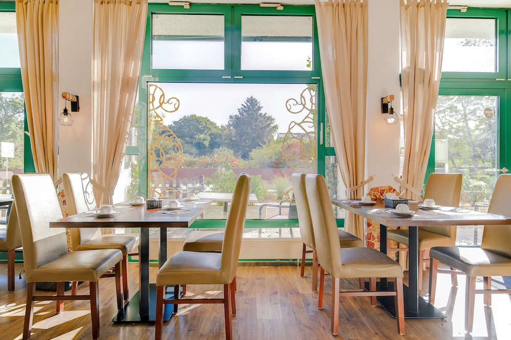 Hotel Ambiente Langenhagen Hannover by Tulip Inn 33/47
