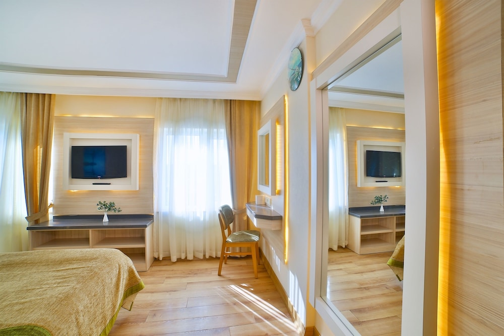 Hotel Bulvar Palas 50/67