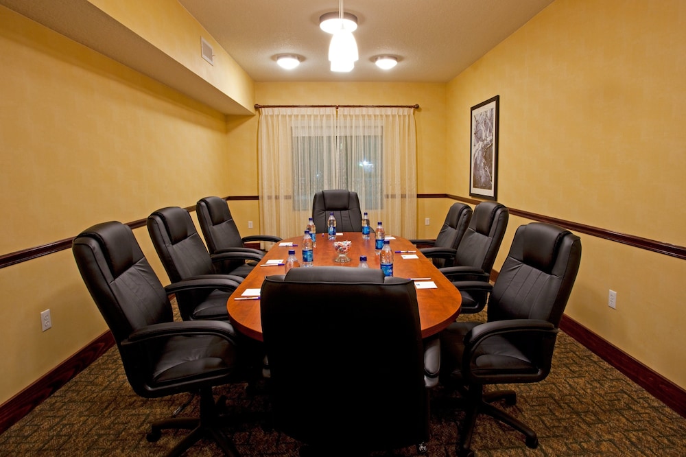 Holiday Inn Express Hotel And Suites Jacksonville Mayport Beach 54/64