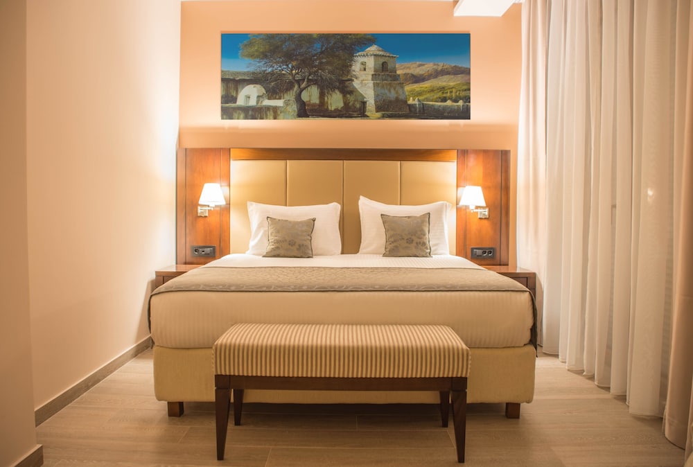 Xenon Hotel 11/50