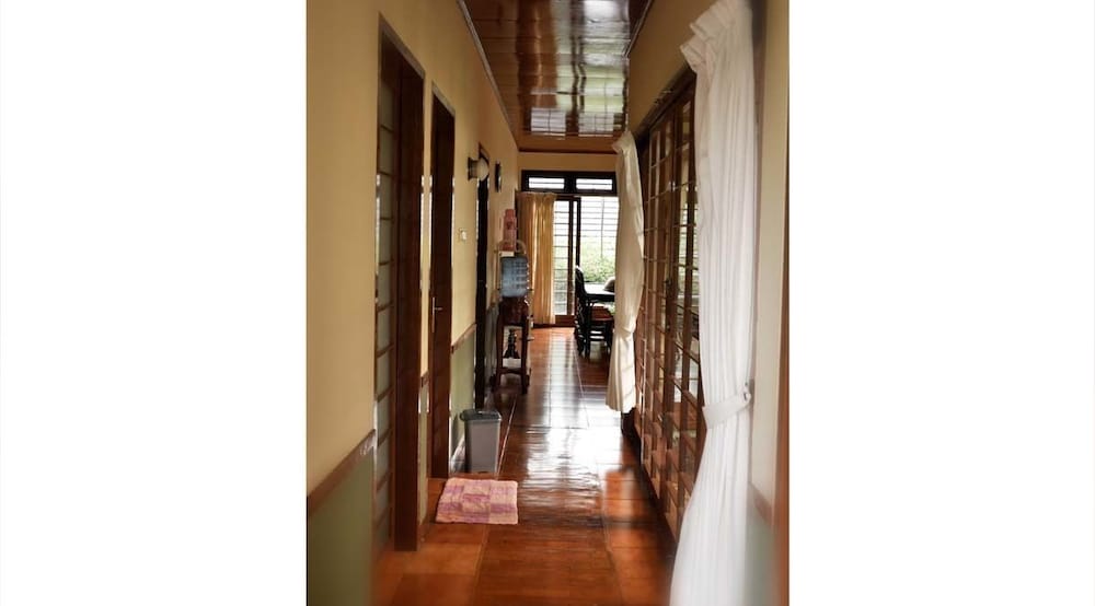 Villa Kota Bunga Ade 23/50