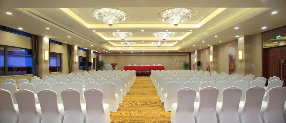 Wanghu Hotel 9/48